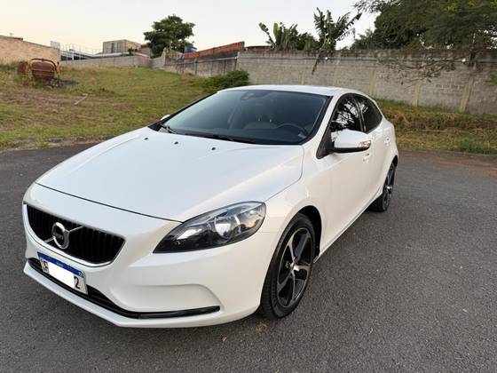VOLVO V40 2.0 T4 KINETIC GASOLINA 4P AUTOMÁTICO VOLVO V40 2.0 T4 KINETIC GASOLINA 4P AUTOMÁTICO